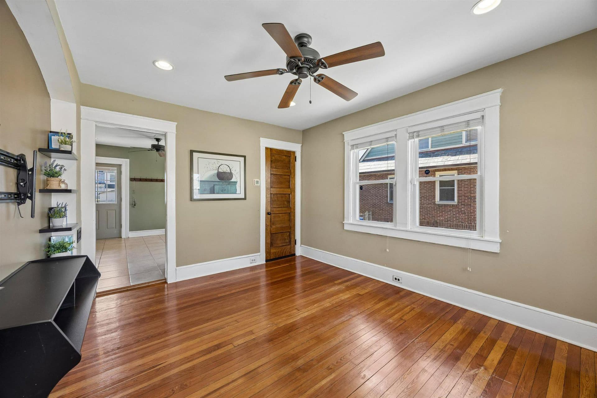 220 Jackson Street photo 3