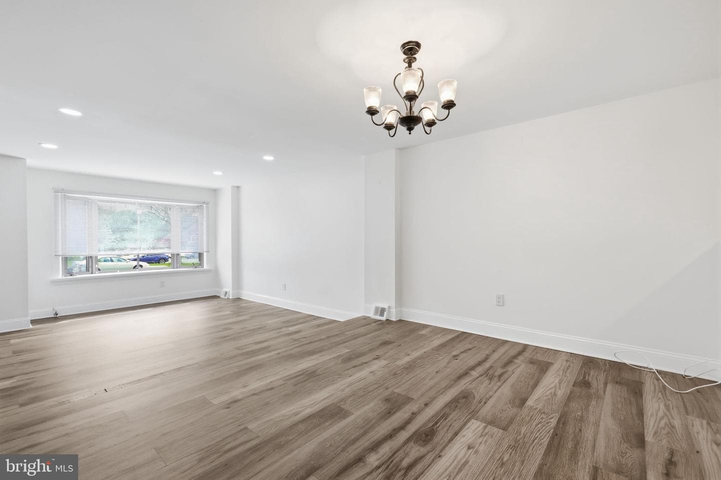 5155 Euston Court photo 11