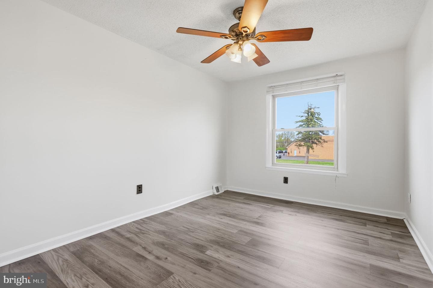 5155 Euston Court photo 19
