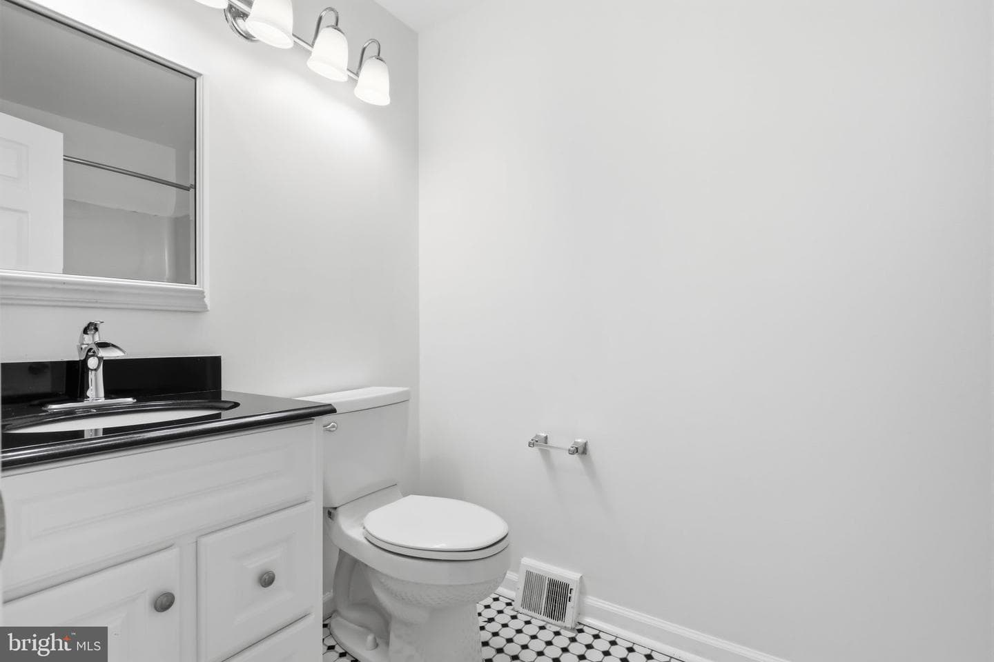 5155 Euston Court photo 21