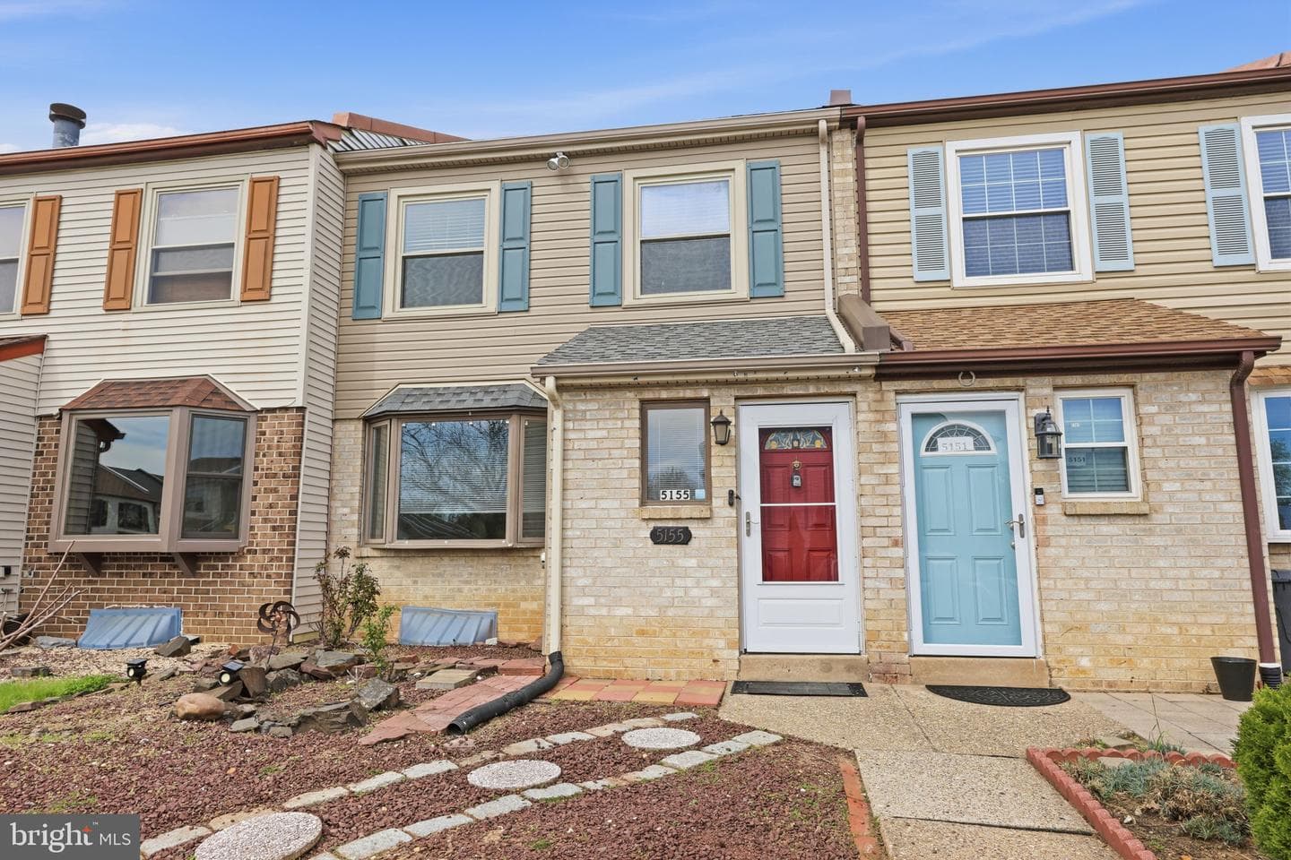 5155 Euston Court photo 3