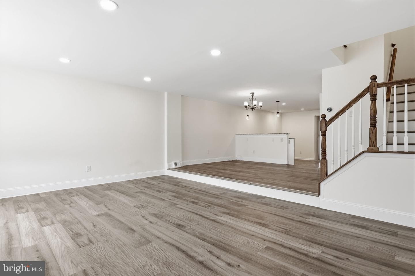 5155 Euston Court photo 7