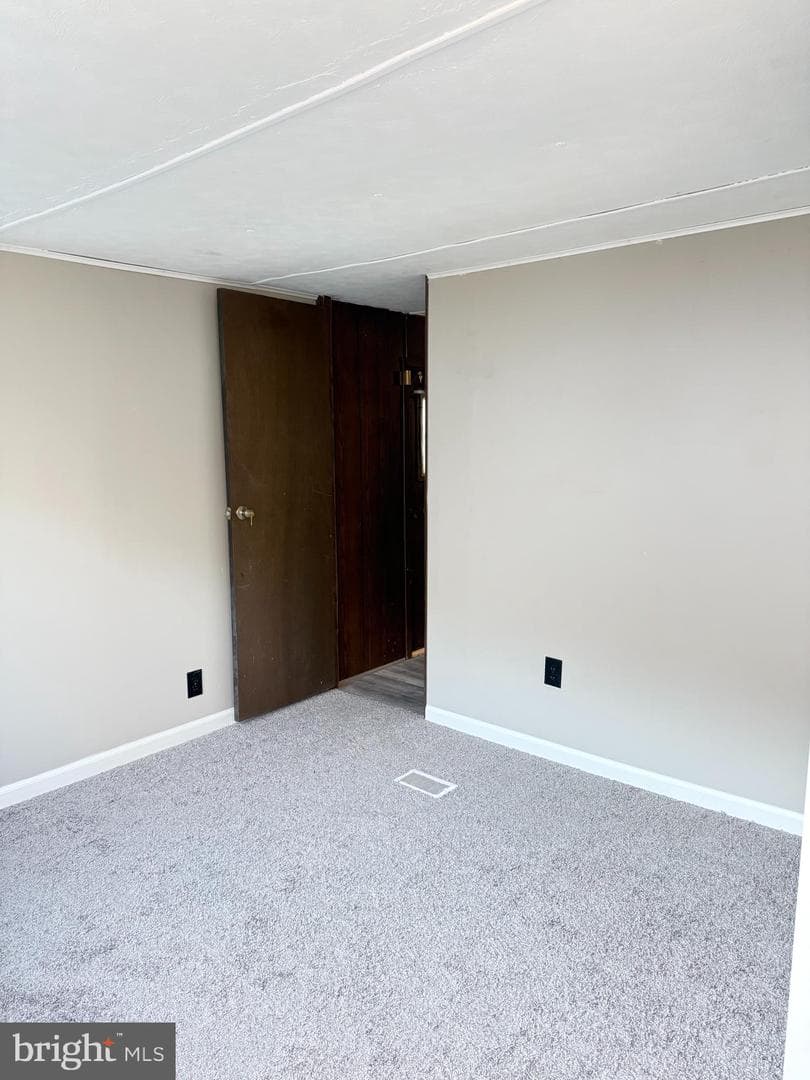 111 Hoover Drive photo 16