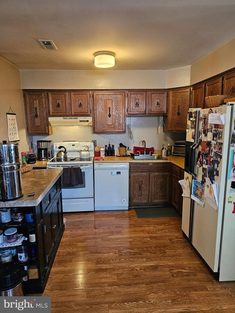 176 Kenton photo 4