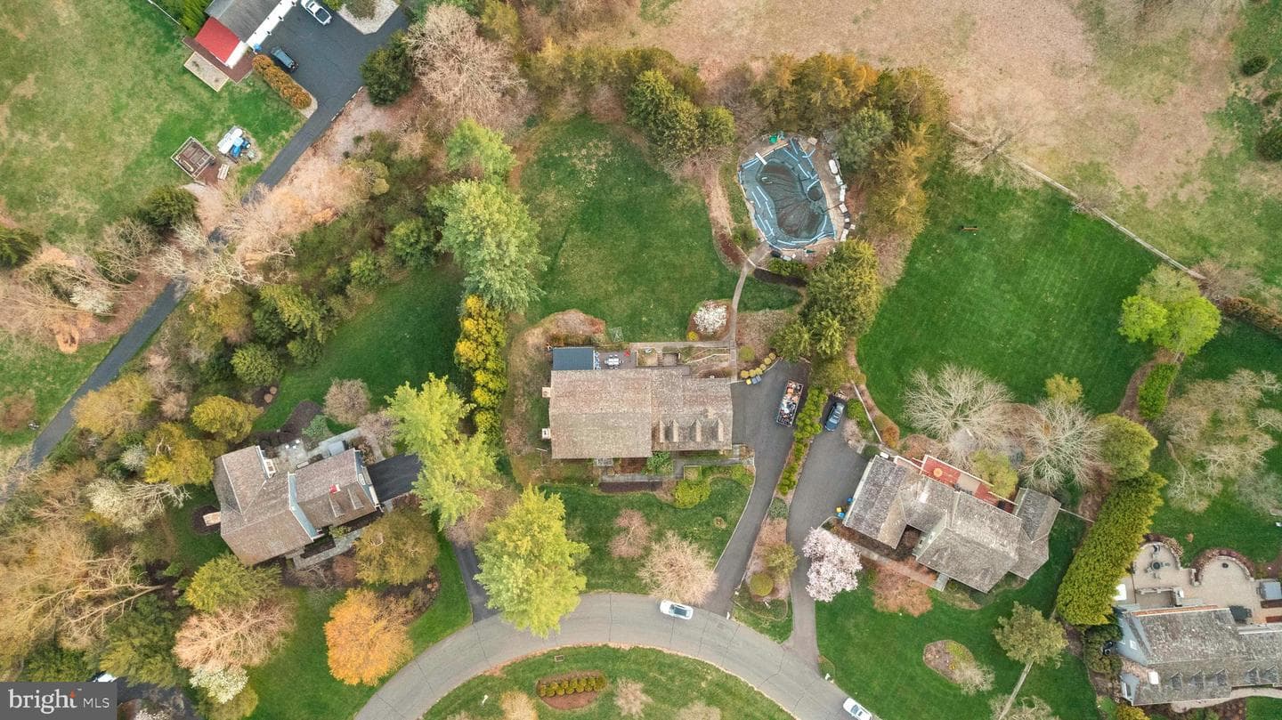 111 Cedar Glen Drive photo 4