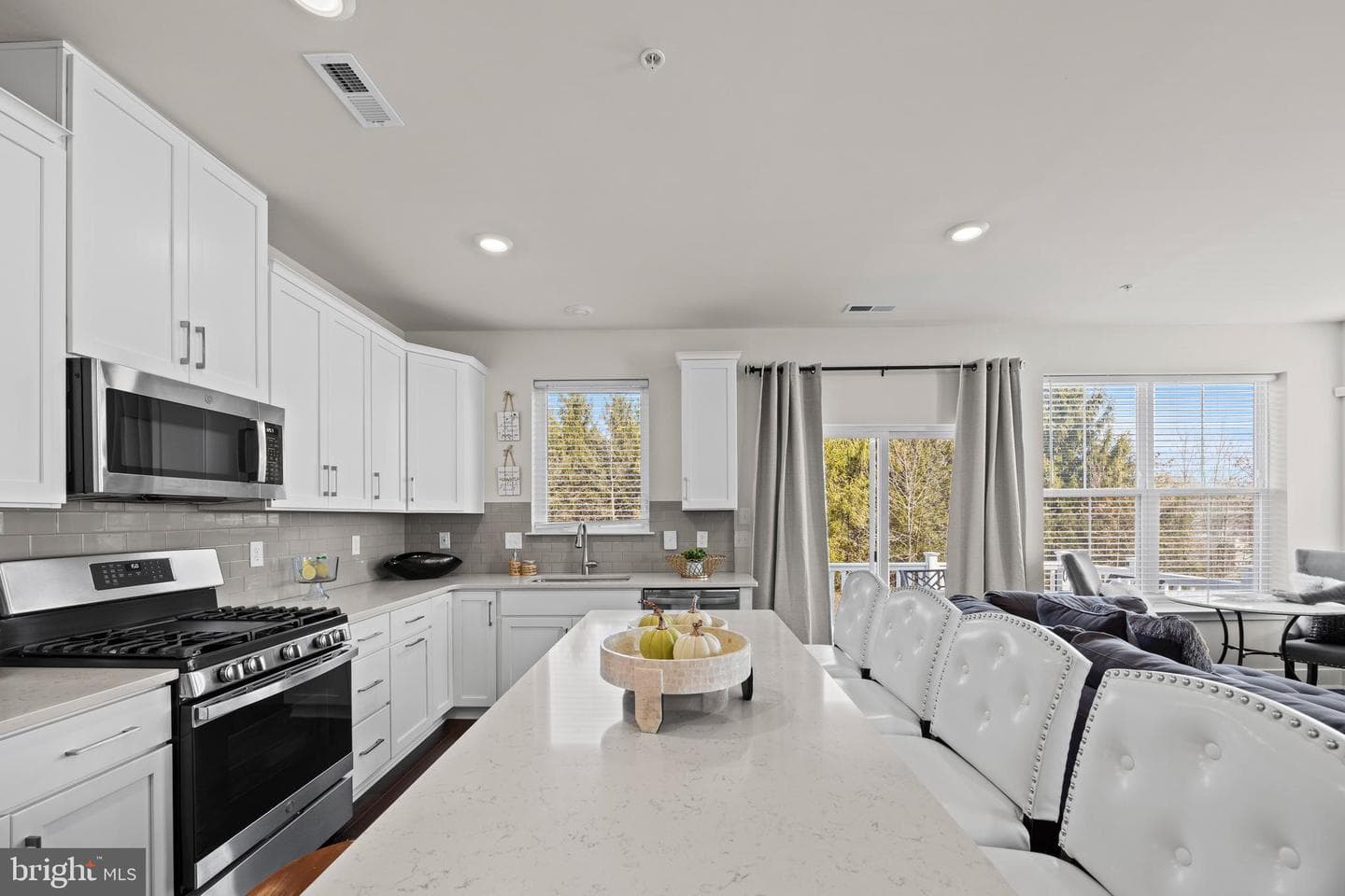 4830 Franklin Circle photo 8