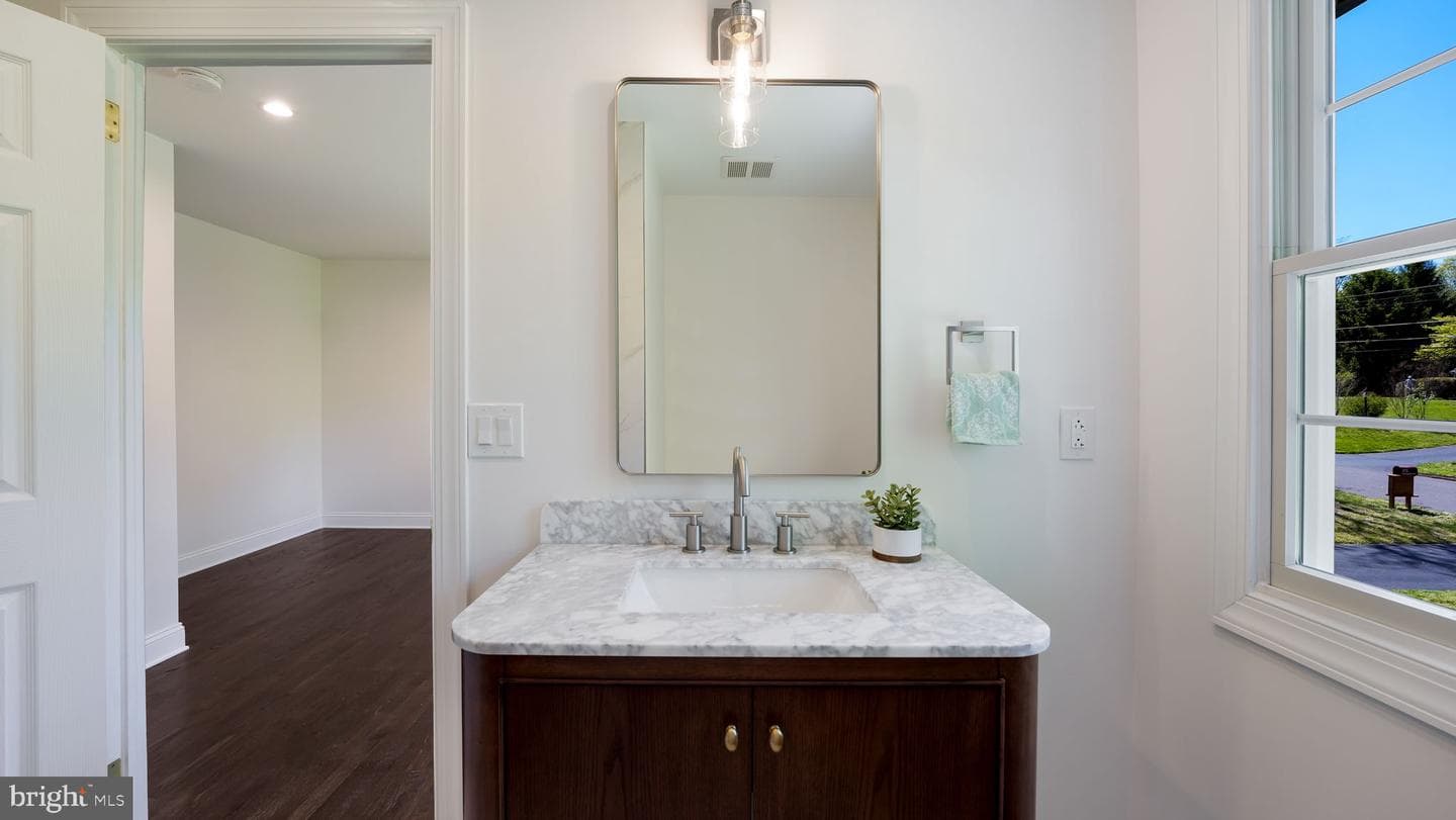 3775 Buckingham Drive photo 26