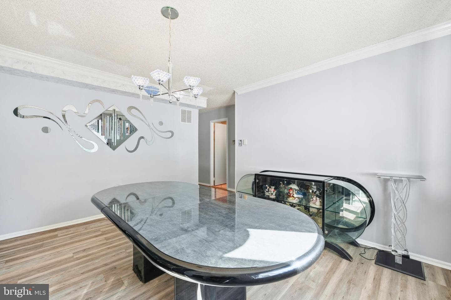 1265 Barclay Crescent photo 11
