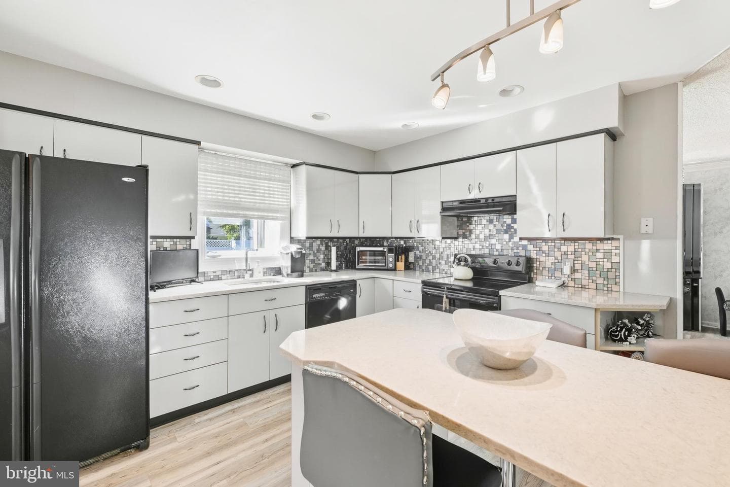 1265 Barclay Crescent, Yardley