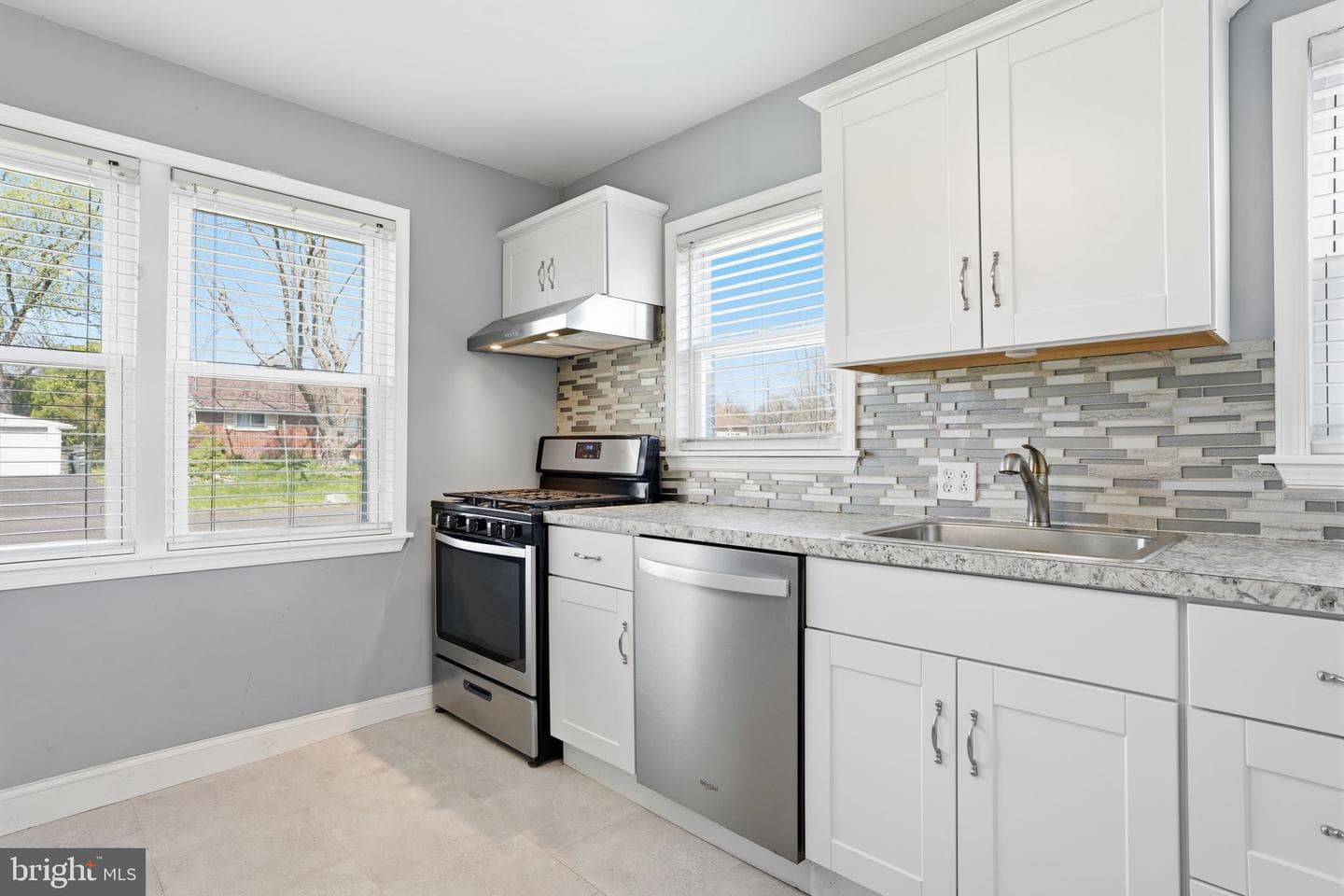1615 Pleasant Drive photo 9