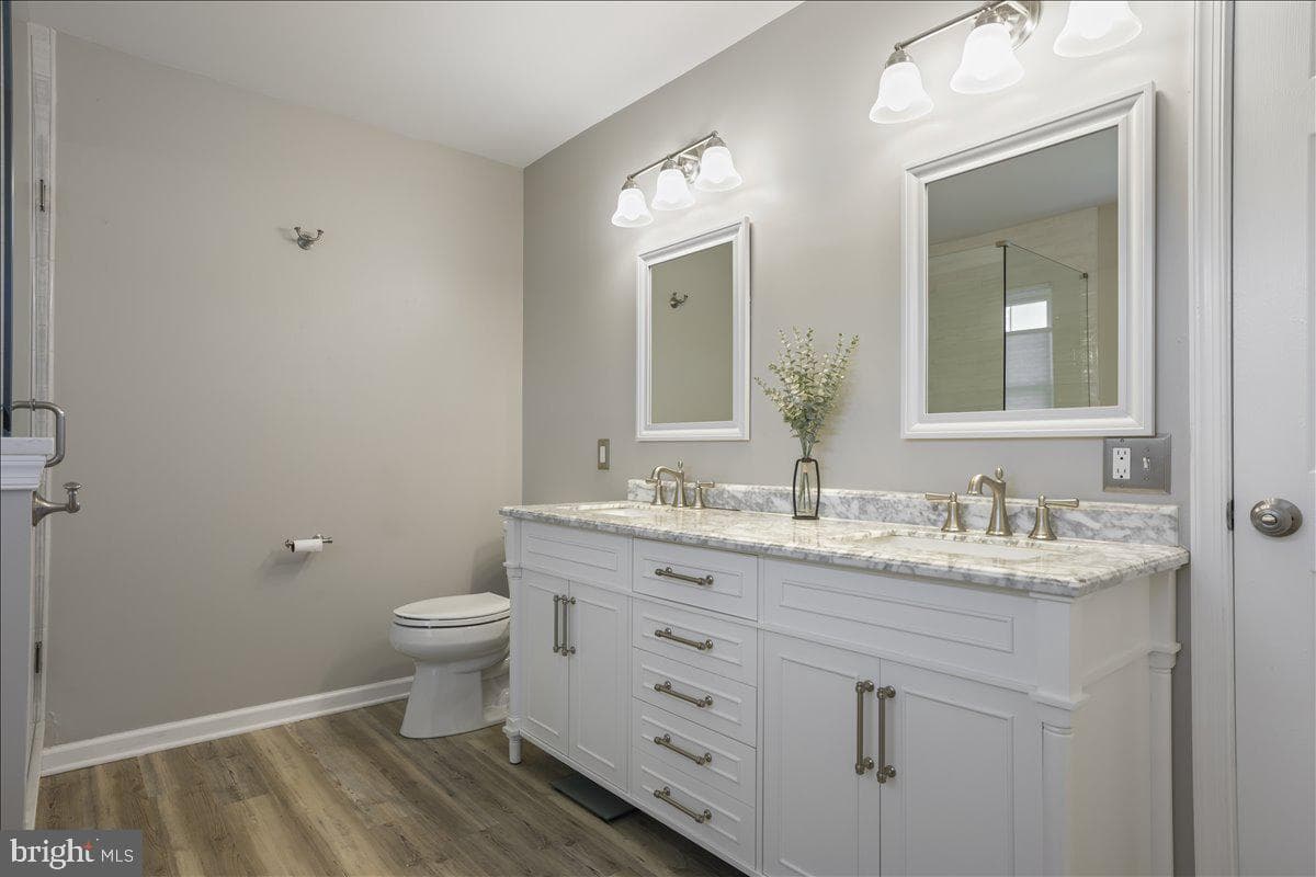 5401 Windtree Drive photo 24