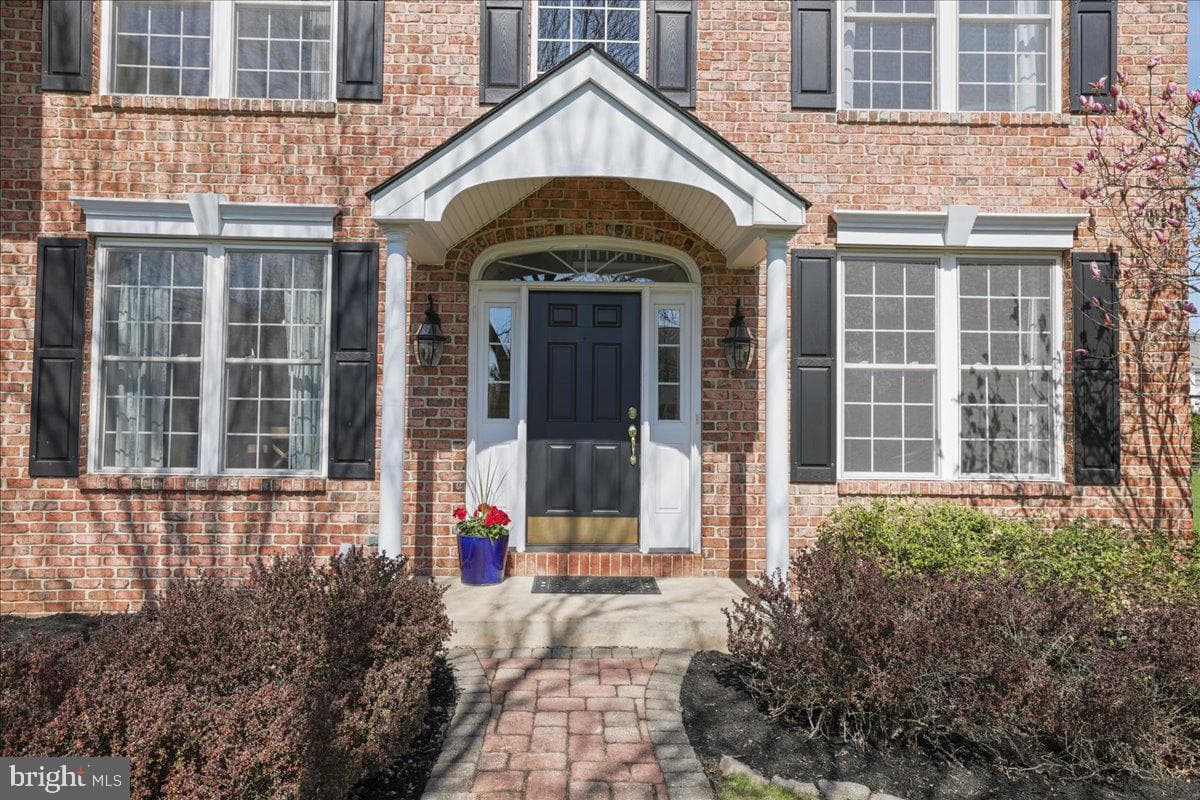 5401 Windtree Drive photo 4