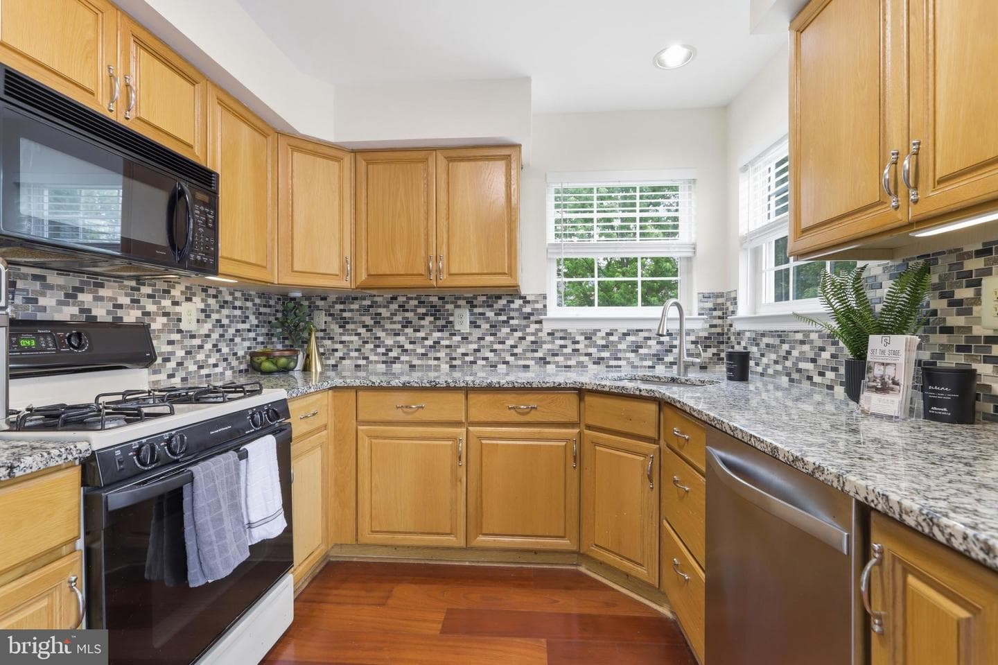 1402 Heron Way photo 24