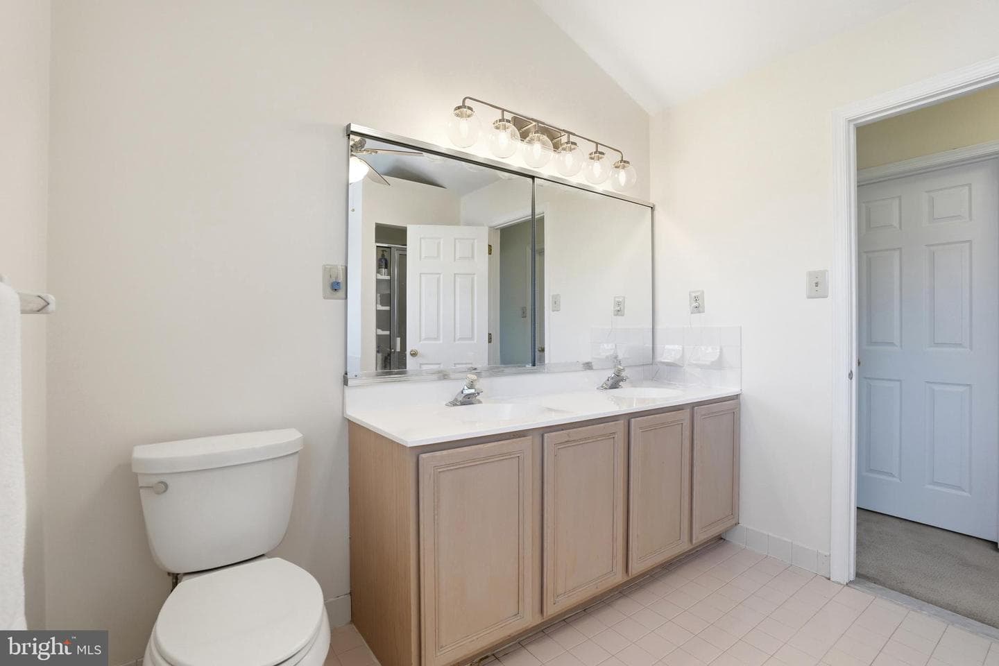1402 Heron Way photo 33