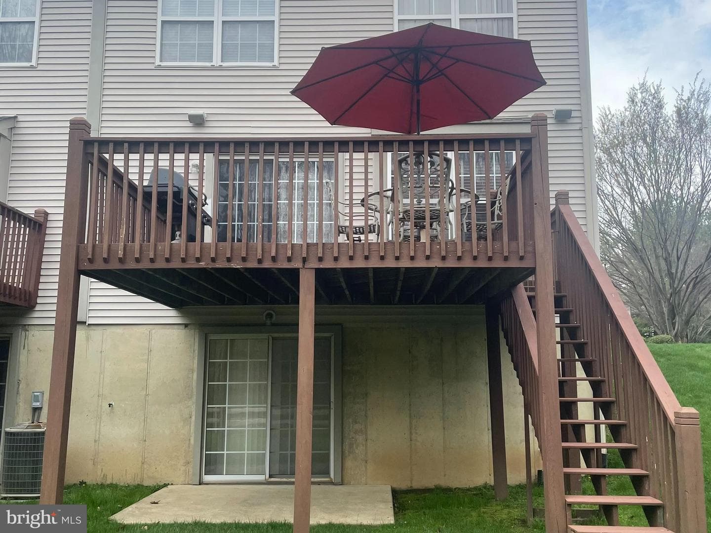 445 Nicholas Drive photo 4