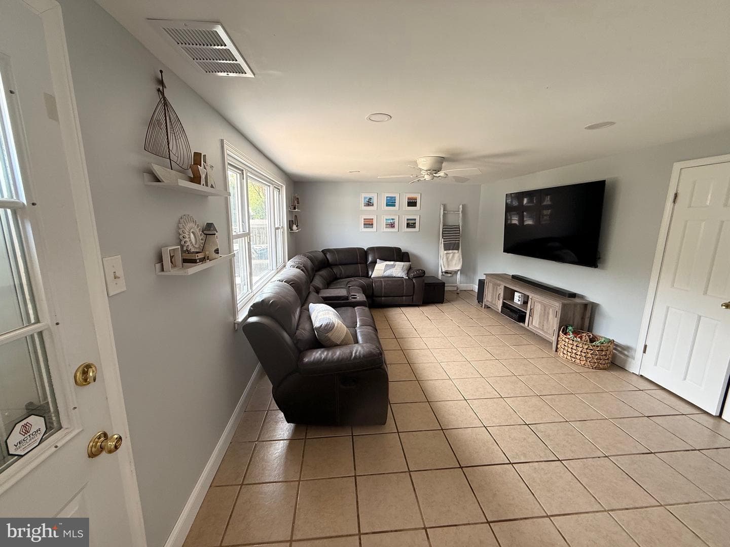 3404 Parkview Drive photo 22