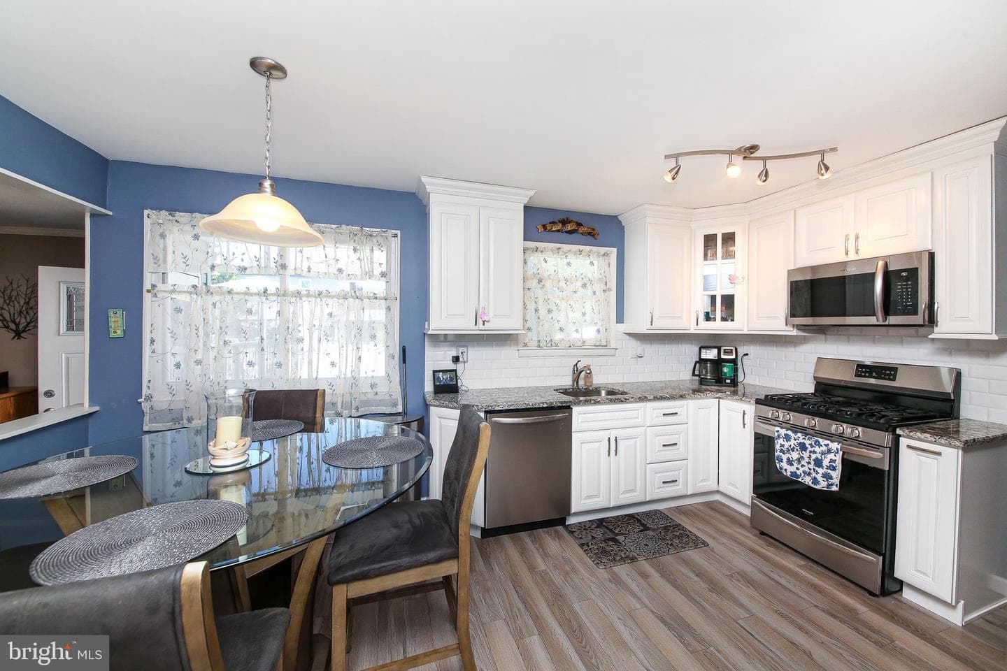 509 Ehret Road photo 8