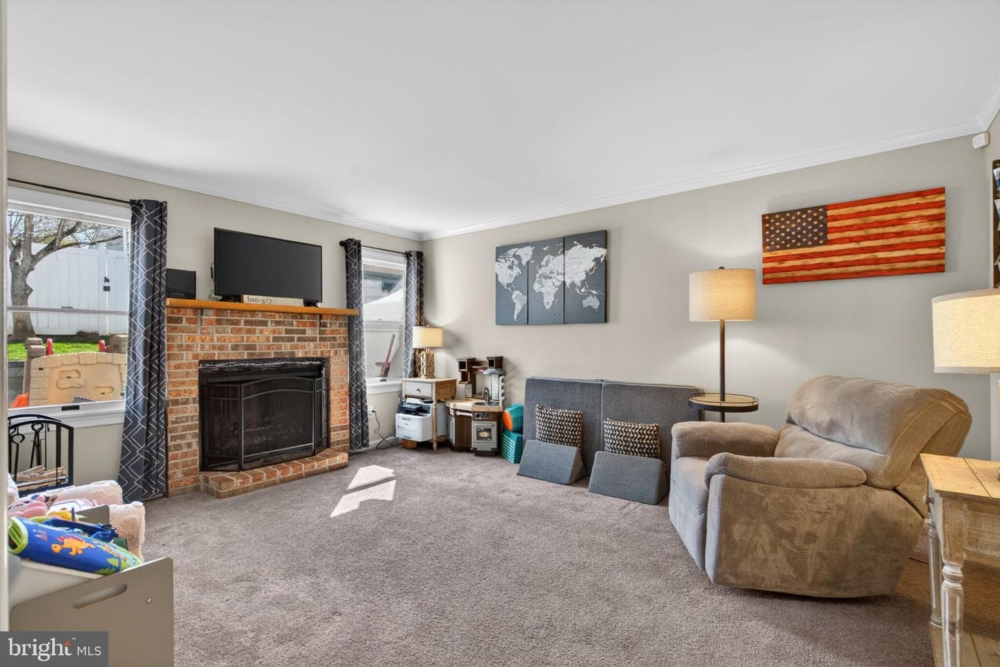 329 Canterbury Court photo 14
