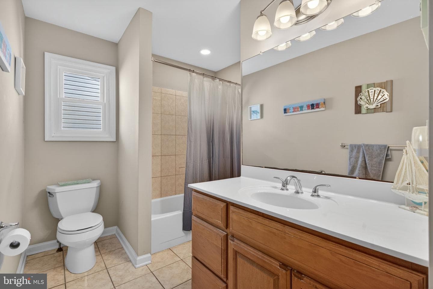 329 Canterbury Court photo 22