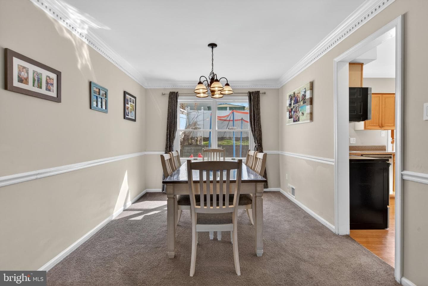 329 Canterbury Court photo 7