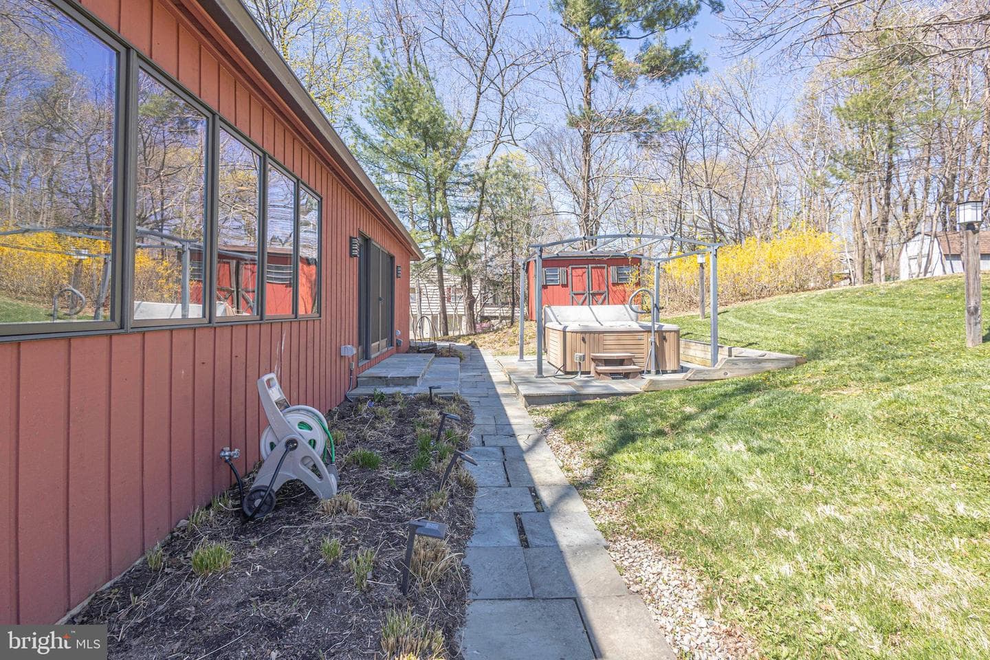 101 Rogers Road photo 47