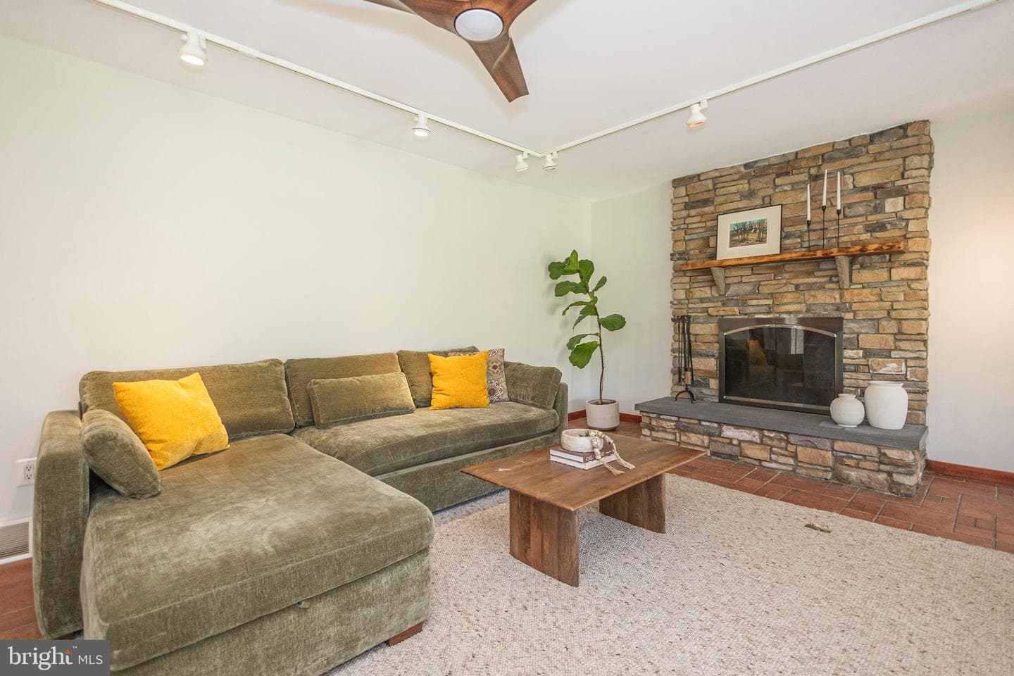 101 Rogers Road photo 5