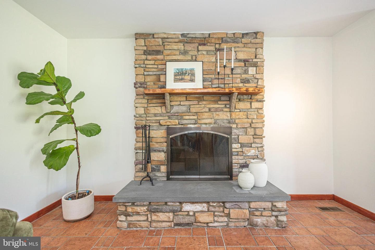 101 Rogers Road photo 6