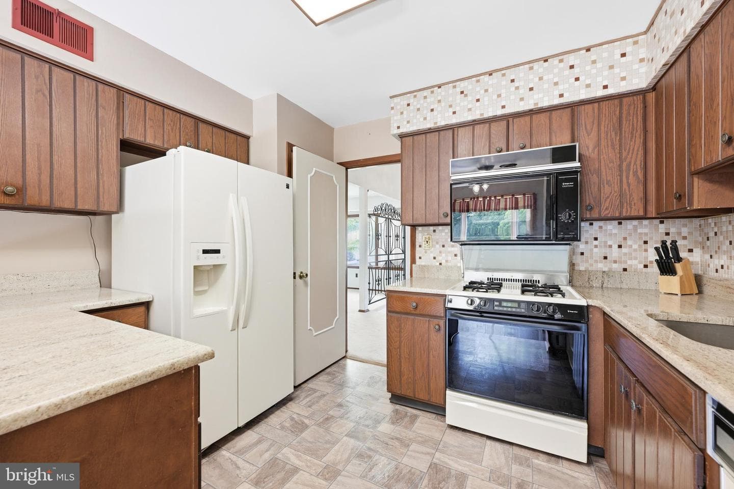 1708 Triumphe Way photo 12