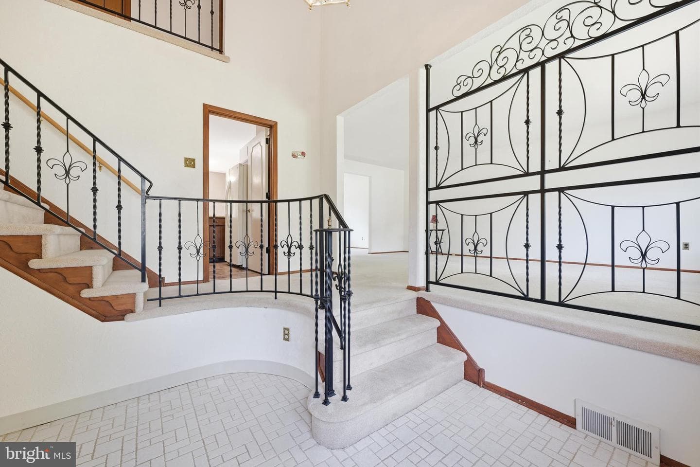 1708 Triumphe Way photo 2