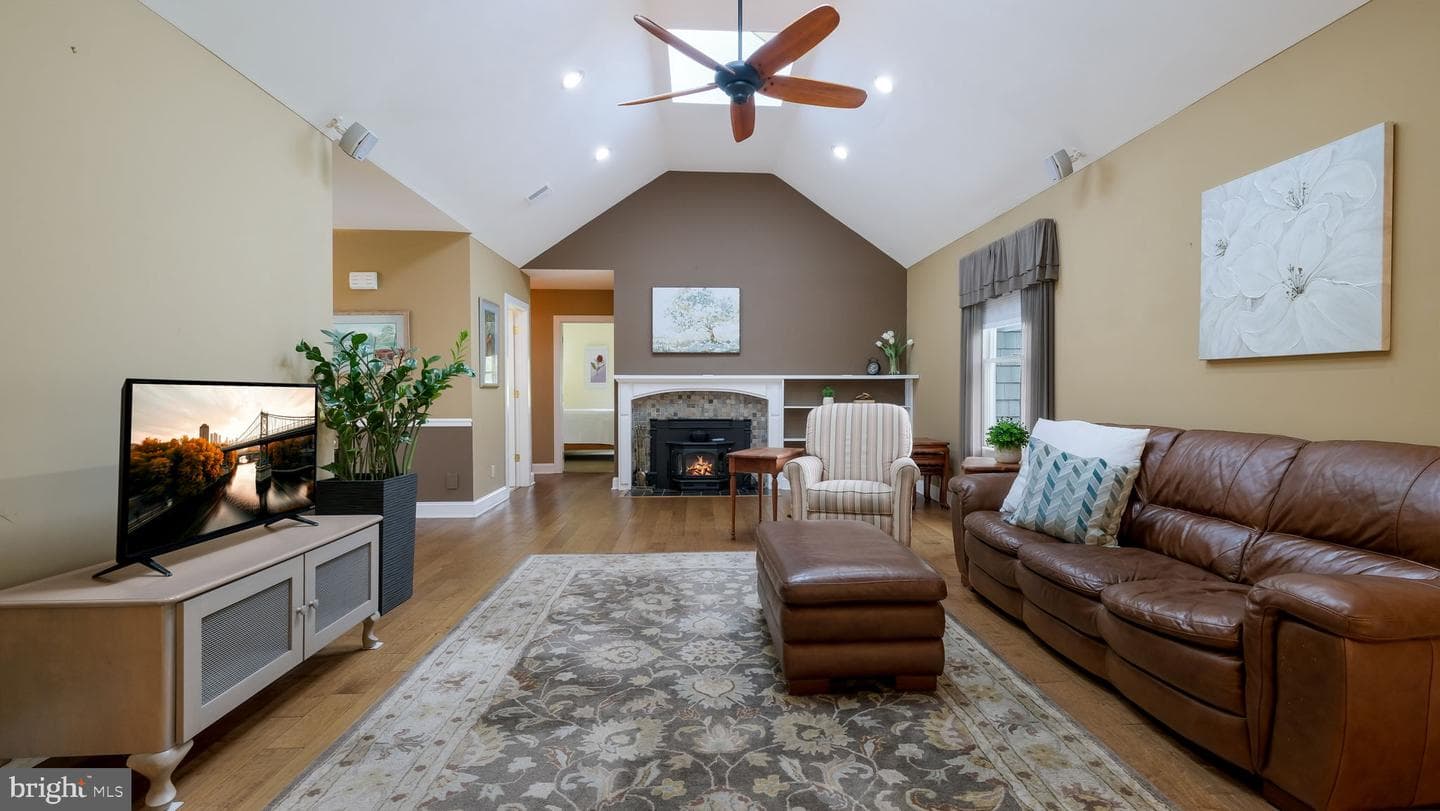 108 Clarion Drive photo 8
