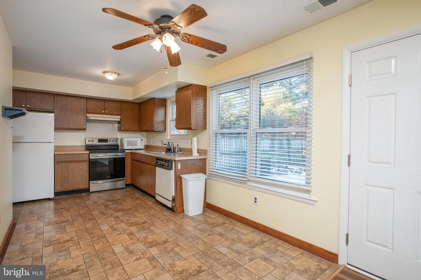225 Cedar Drive photo 7