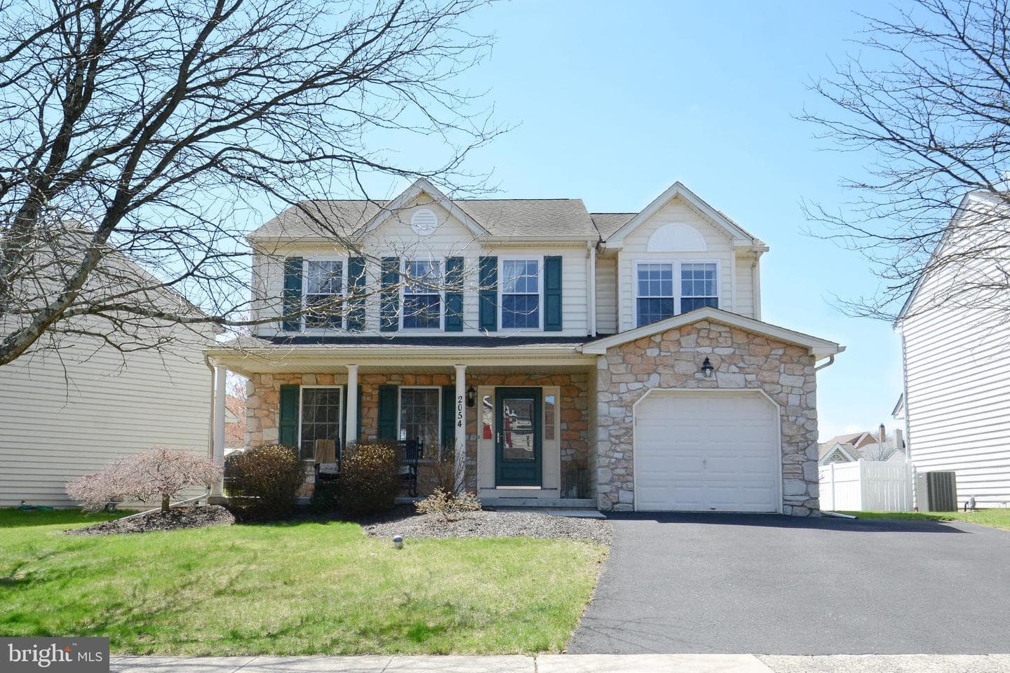2054 Valley View Drive photo 2
