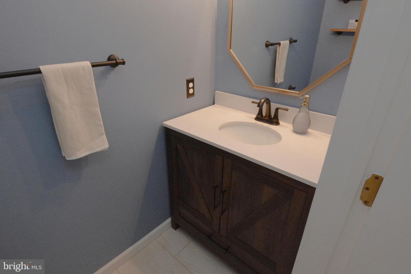 2054 Valley View Drive photo 28