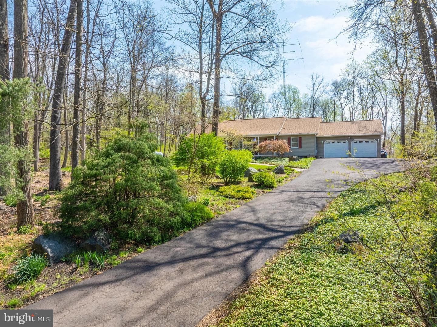 2135 Sterners Road photo 3