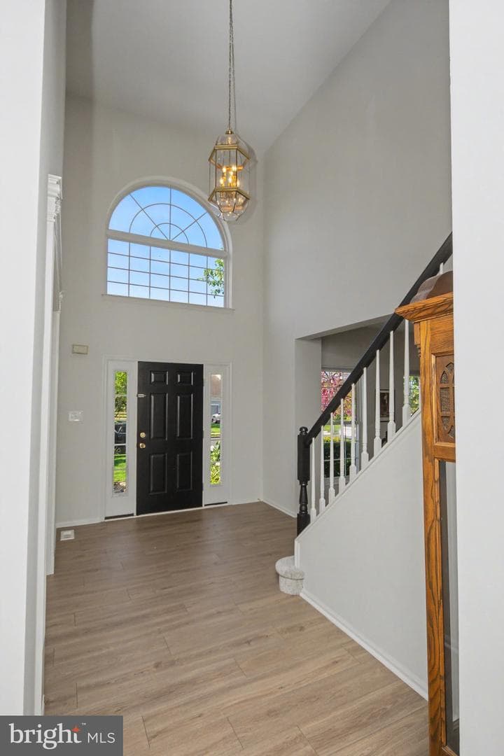 3805 E Brandon Way photo 12