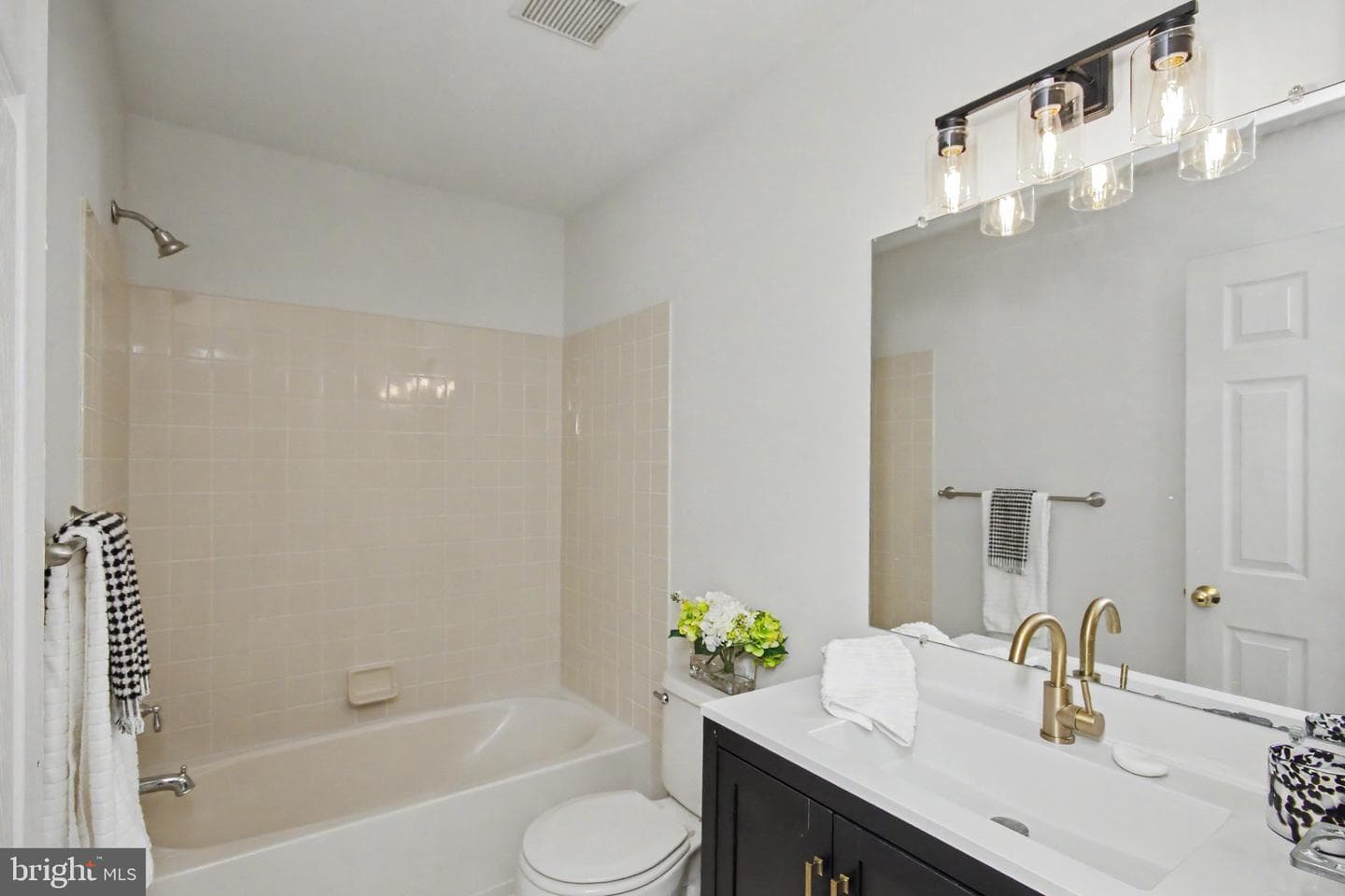 3805 E Brandon Way photo 46