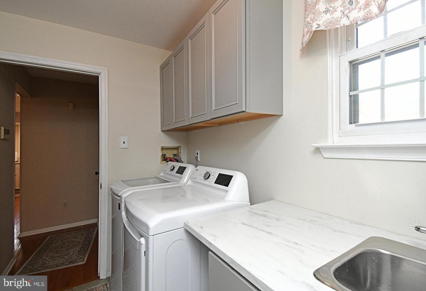 235 Argyle Road photo 29
