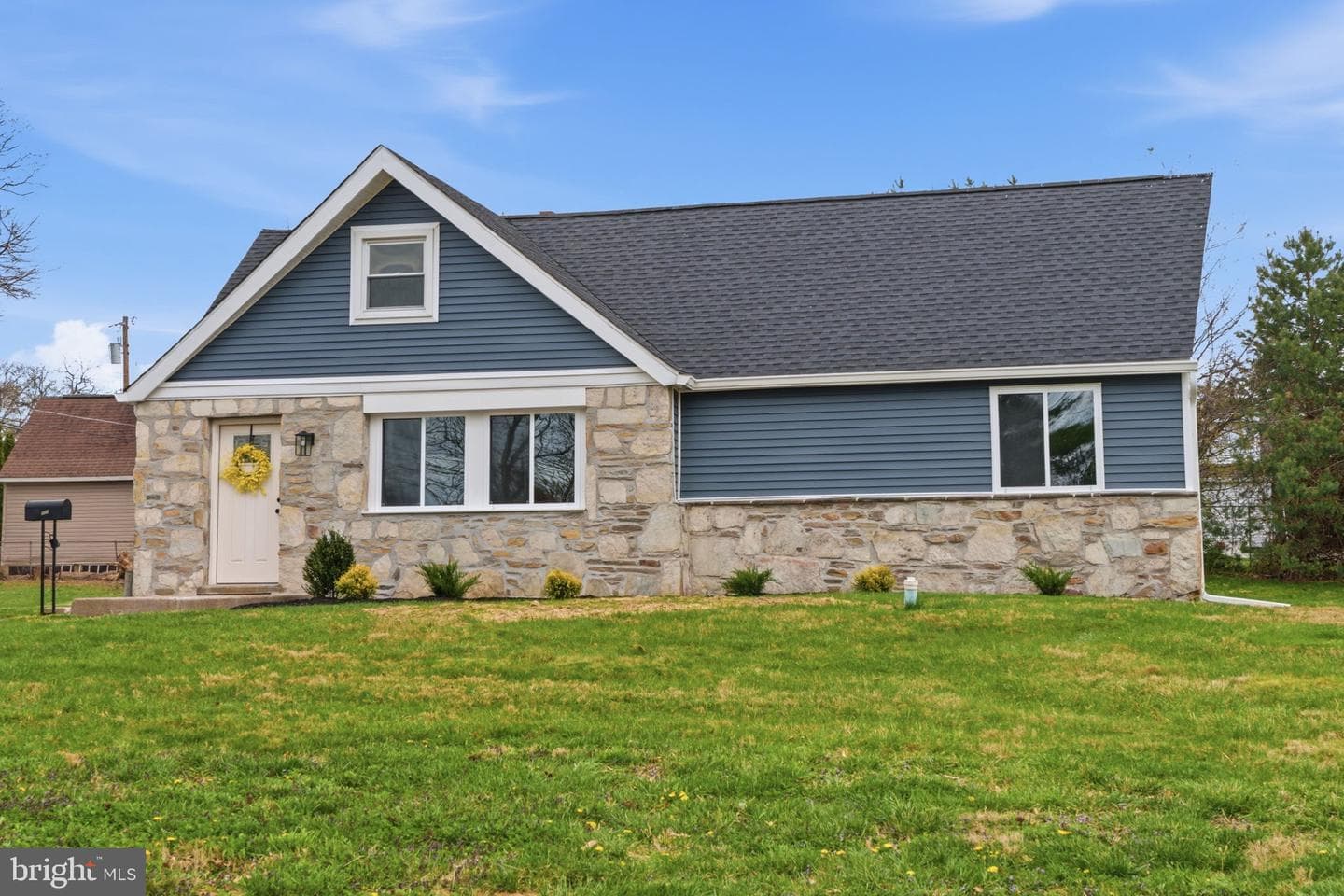 369 Deb Lane photo 2