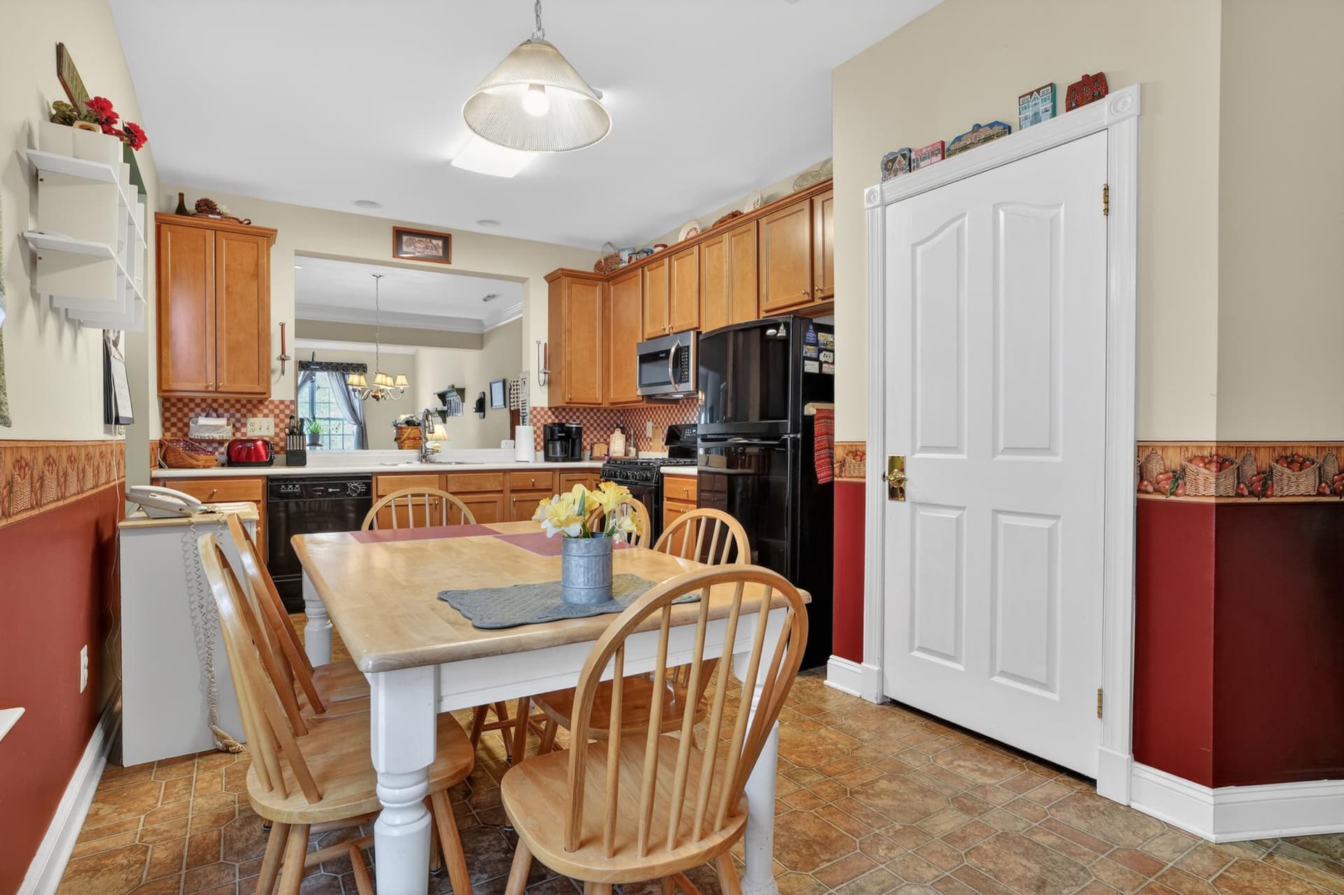 134 Devonshire Way photo 16