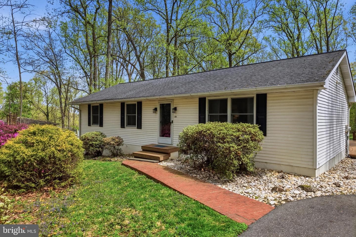2110 Berry Lane photo 2