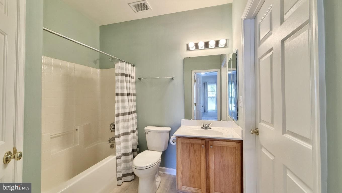 200 Claret Court #204 photo 20