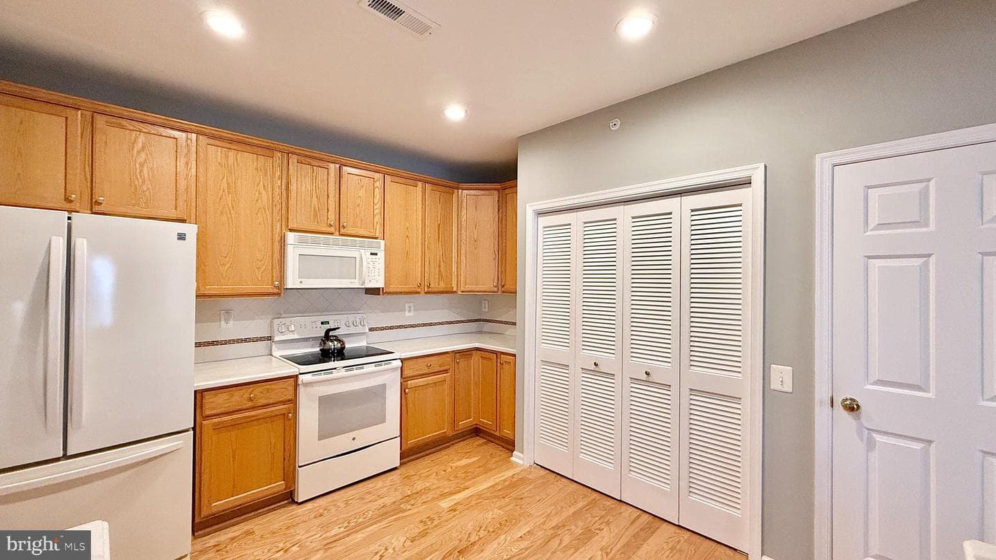 200 Claret Court #204 photo 7