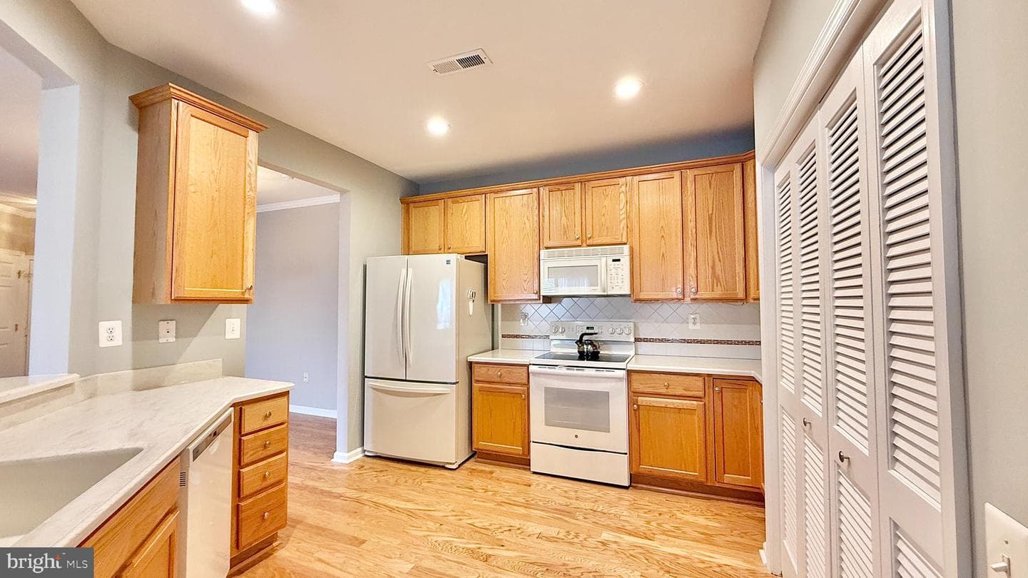200 Claret Court #204 photo 8