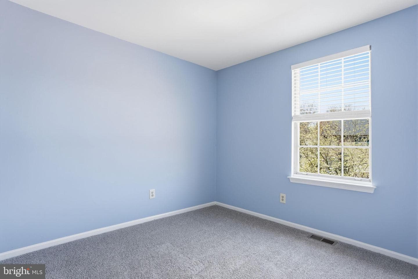 656 Tomlinson Lane photo 28