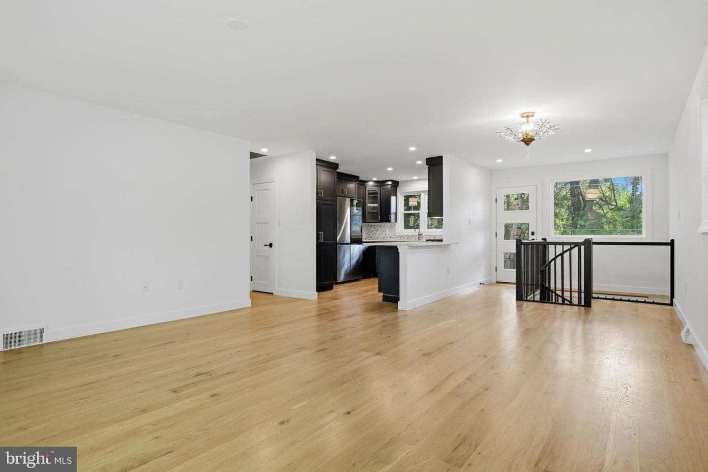 612 S Chubb Drive photo 5