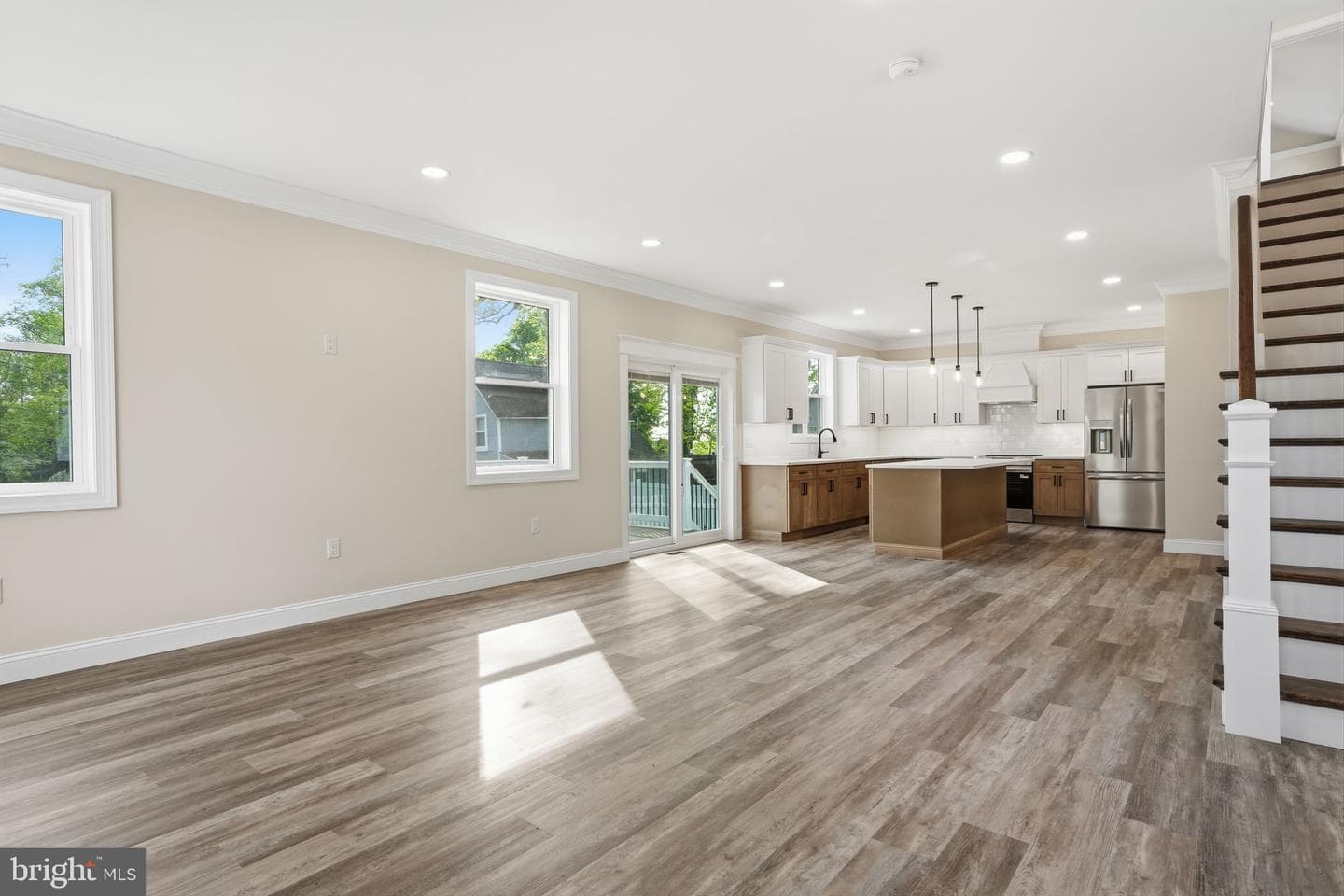 3425 Temple Avenue photo 5