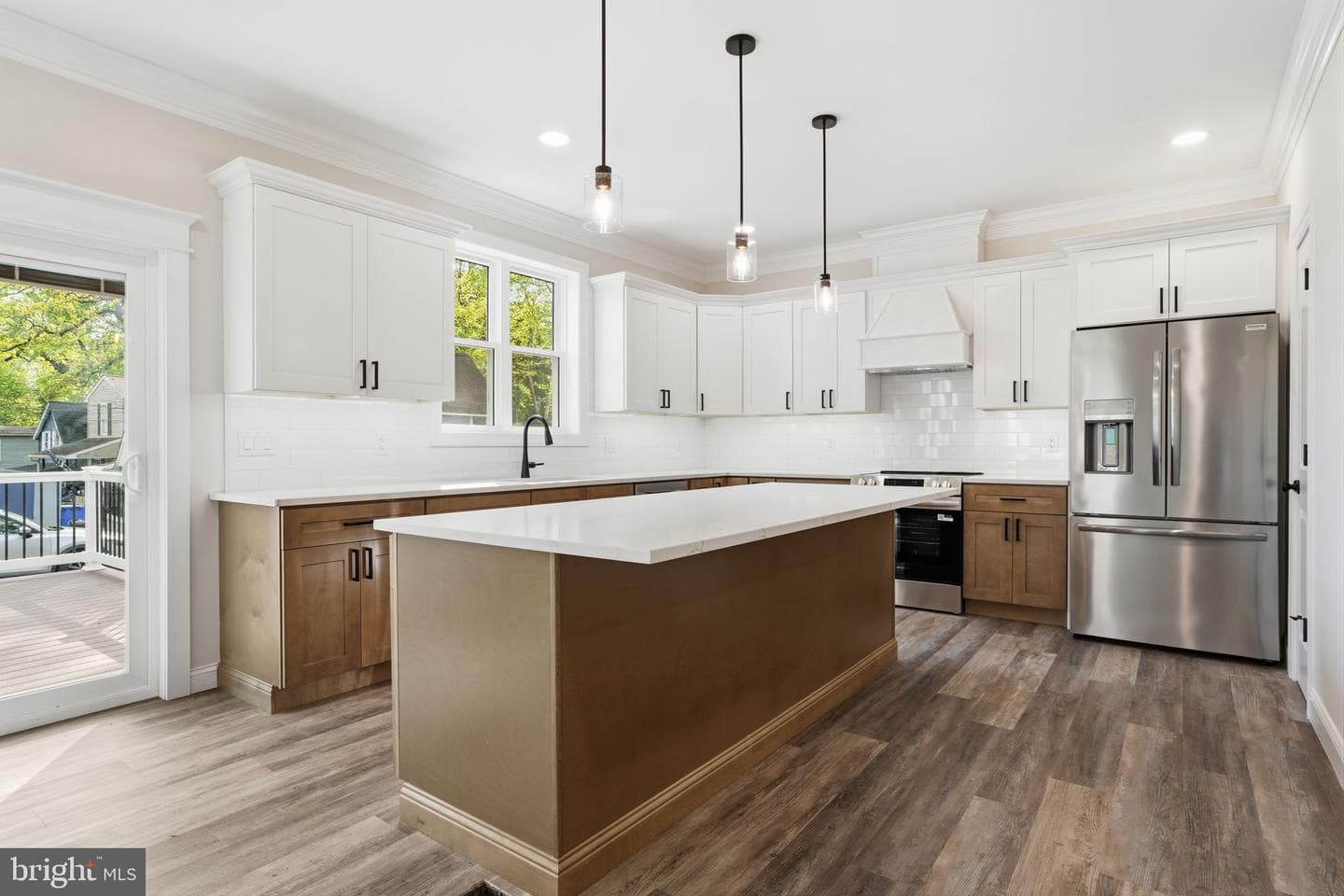 3425 Temple Avenue photo 8