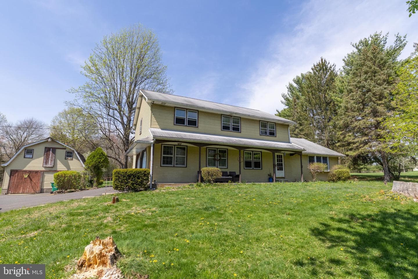 255 Park Drive W photo 32