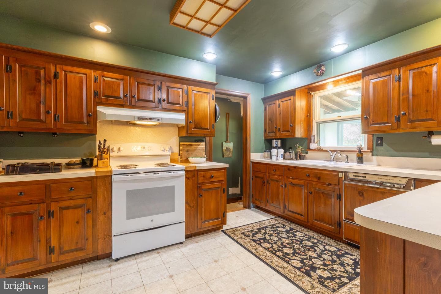 255 Park Drive W photo 7