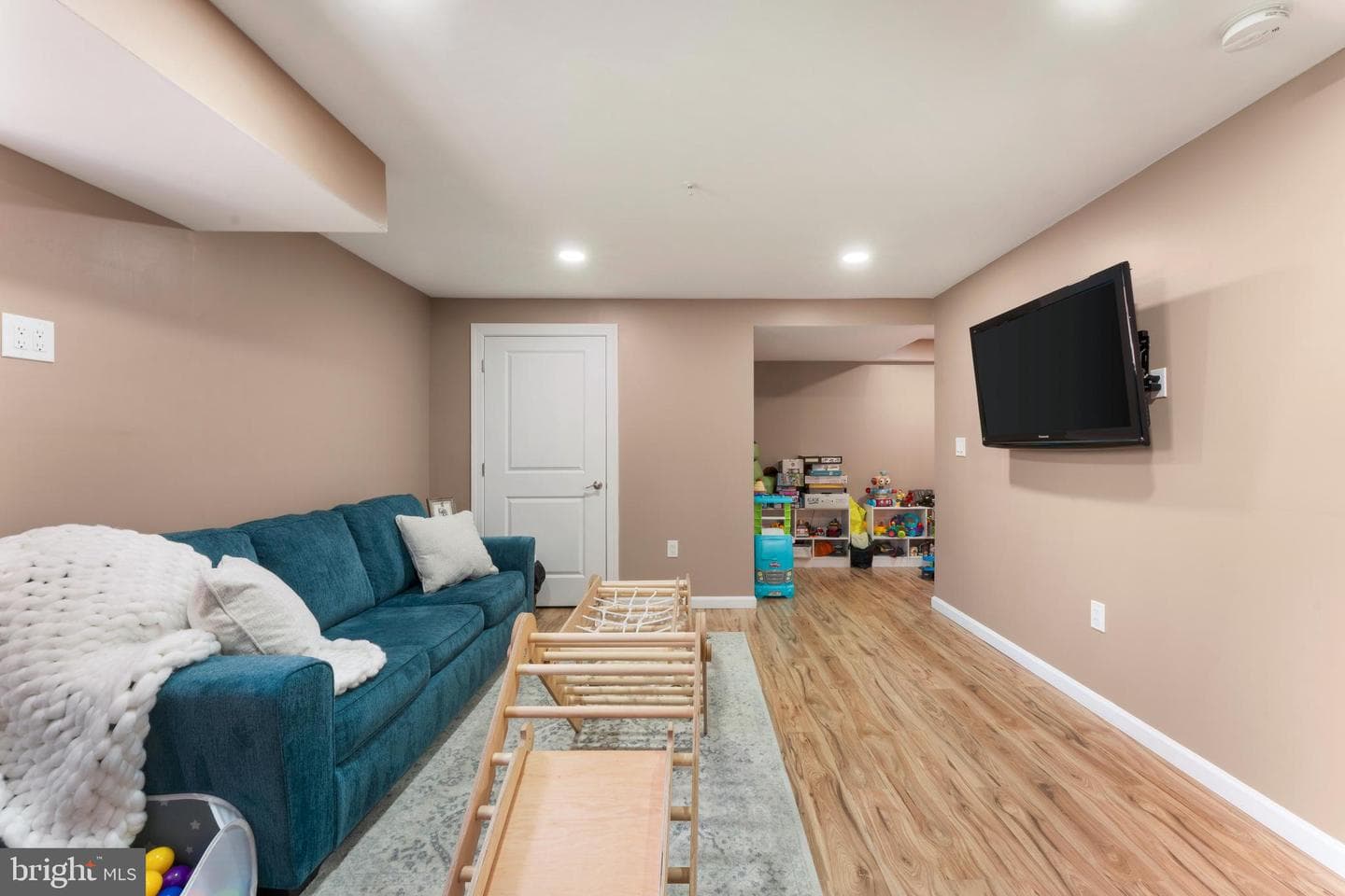 345 Newtown Road photo 48